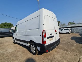 Nissan NV400 2021