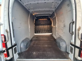 Nissan NV400 2021
