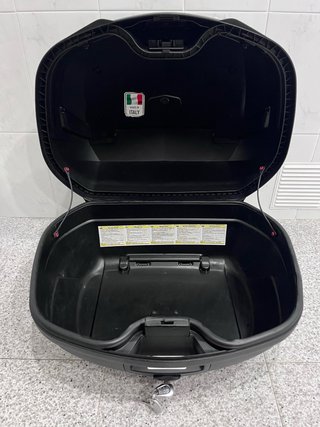 Baúl Givi Blade Tech 47L Suzuki Gsr 600