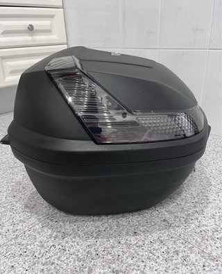 Baúl Givi Blade Tech 47L Suzuki Gsr 600