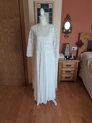 Vestido largo blanco encaje y plisado