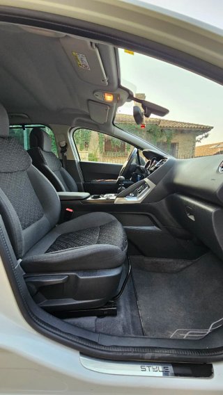 Peugeot 3008 2015