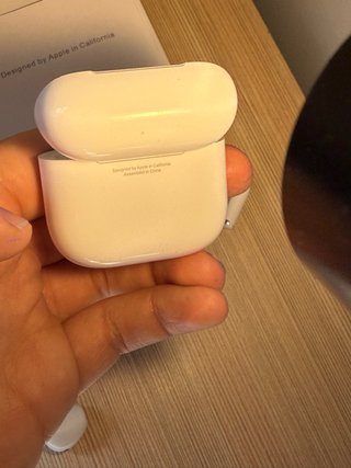 AirPods 4 con cancelación de ruido activa