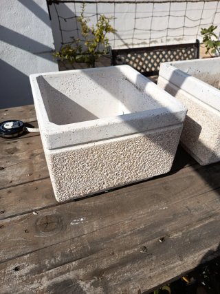 2 Macetas de piedra beige y gris