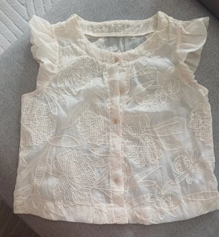 Blusa sin mangas bordada Talla M