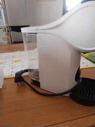 Cafetera Dolce Gusto Blanca y Negra