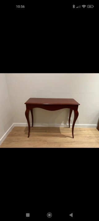 Mesa de madera para salón