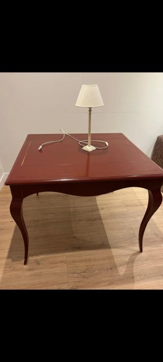 Mesa de madera para salón