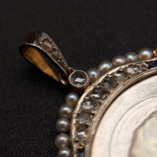 Medallón Antiguo Virgen Oro Diamantes Nácar