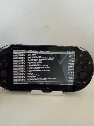PS Vita Slim 2000 Negra + Accesorios