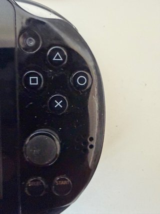 PS Vita Slim 2000 Negra + Accesorios