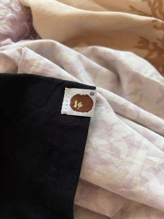 T-shirt BAPE nera con stampa ape rosa