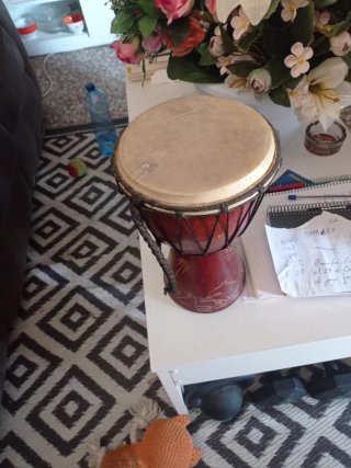 Djembe de madera con diseño tribal