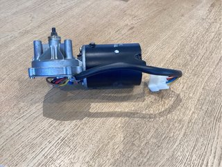 Motor limpiaparabrisas 928 628 30300