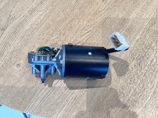 Motor limpiaparabrisas 928 628 30300