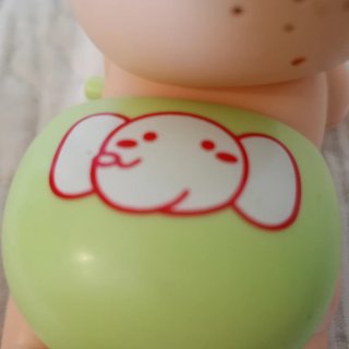 Muñeco bebé que anda y canta