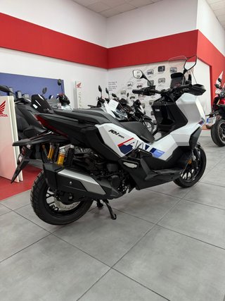 Honda ADV 350 Especial