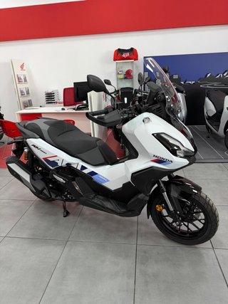 Honda ADV 350 Especial