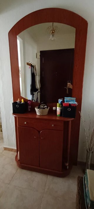 Mueble recibidor con espejo