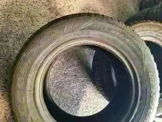 275 60 R18 113H Goodyear pack de 4 neumáticos