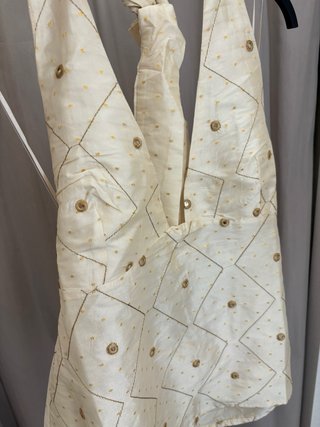 Top Zara Beige con Brillos Dorados