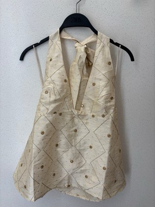 Top Zara Beige con Brillos Dorados