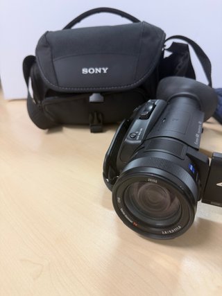 Videocámara Sony FDR-AX700 4K