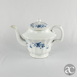 Bule Porcelana Vista Alegre sem marcas, séc. XIX