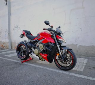 Ducati Streetfighter V4