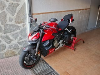 Ducati Streetfighter V4