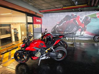 Ducati Streetfighter V4