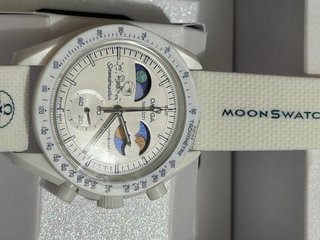 Omega x Swatch Mission To Earthphase Moonshine Gol