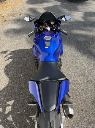 Yamaha R1 2023 Deportiva Azul