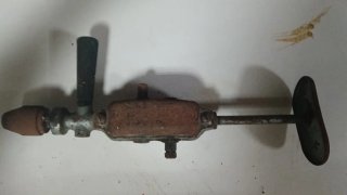 Taladro de barrena antiguo
