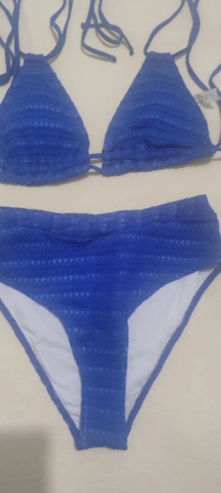 Bikini azul con textura