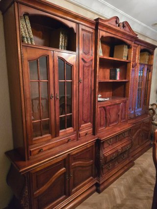 Mueble antiguo madera natural y cristal