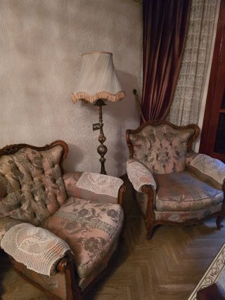 Mueble antiguo madera natural y cristal
