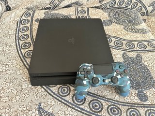 PS4 Slim Nera + Controller Camouflage
