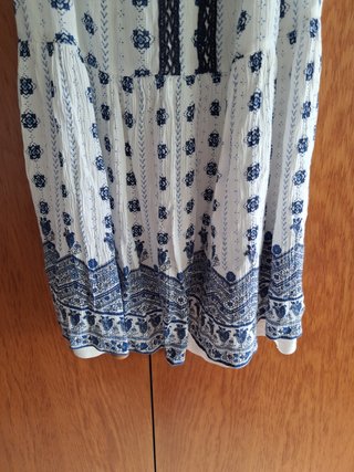 Vestido de hombros descubiertos con estampado boho
