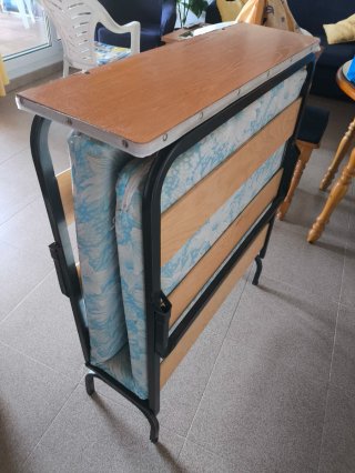 Mueble Cama Plegable con colchón.