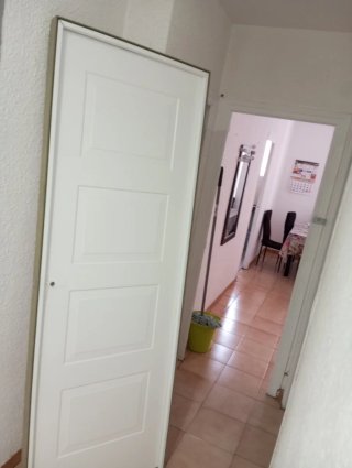 Puerta de madera blanca 3 paneles