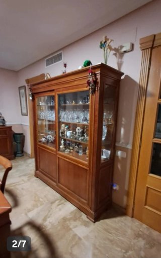 Comedor completo de madera maciza en buen estado