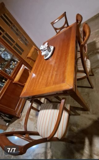 Comedor completo de madera maciza en buen estado