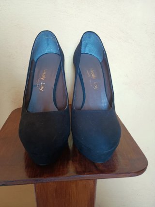 Scarpe con tacco Nataly Loy camoscio nero Made in