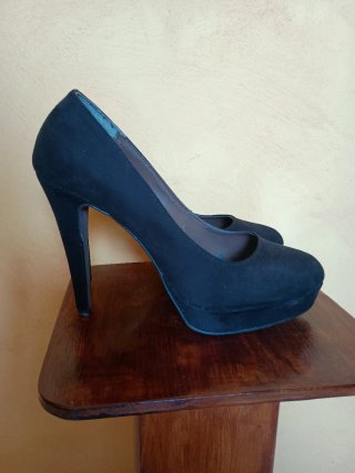 Scarpe con tacco Nataly Loy camoscio nero Made in