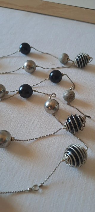 Collana palline nere e color argento