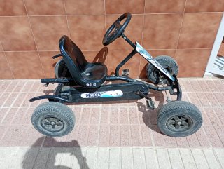 Coche de pedales CROSS negro
