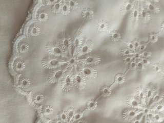 Blusa blanca bordada