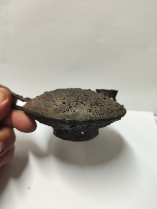 Lucerna antica in ferro