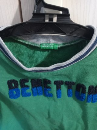 Sudadera Benetton verde talla 4-5 años